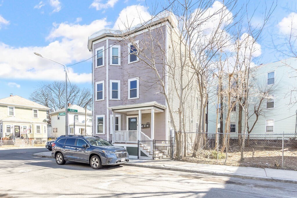 21 Cawfield St in Boston, MA - Building Photo