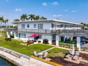 Pierre On the Bay in Miami Beach, FL - Building Photo - Building Photo