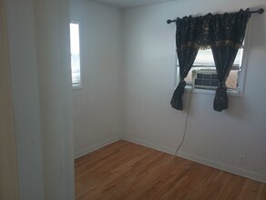 985 N Oakland St in Aurora, CO - Foto de edificio - Building Photo