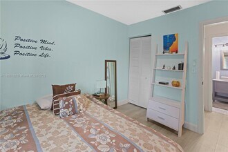 230 SW 97th Terrace in Pembroke Pines, FL - Building Photo - Building Photo