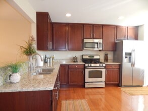 254 Devoe Dr in Oswego, IL - Building Photo - Building Photo