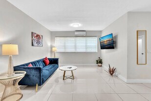 10004 E Bay Harbor Dr, Unit SI ID1527176P in Bay Harbor Islands, FL - Building Photo