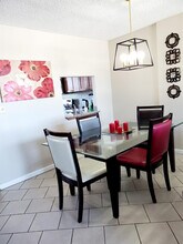 120 Royal Pk Dr in Oakland Park, FL - Building Photo - Building Photo