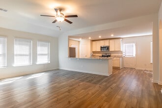 Beall Way in Denton, TX - Foto de edificio - Interior Photo