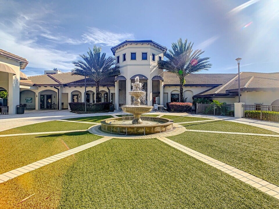1003 Splash Shot Pl in Davenport, FL - Building Photo