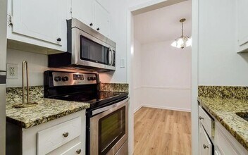140 Lablanc Way NW in Atlanta, GA - Building Photo - Building Photo