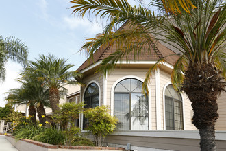 Cambridge Terrace Apartments in Anaheim, CA - Foto de edificio - Building Photo