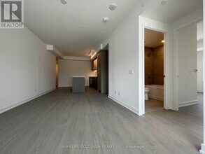 8188 Yonge St in Vaughan, ON - Building Photo - Building Photo