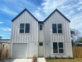 1916 Webberville Rd in Austin, TX - Building Photo