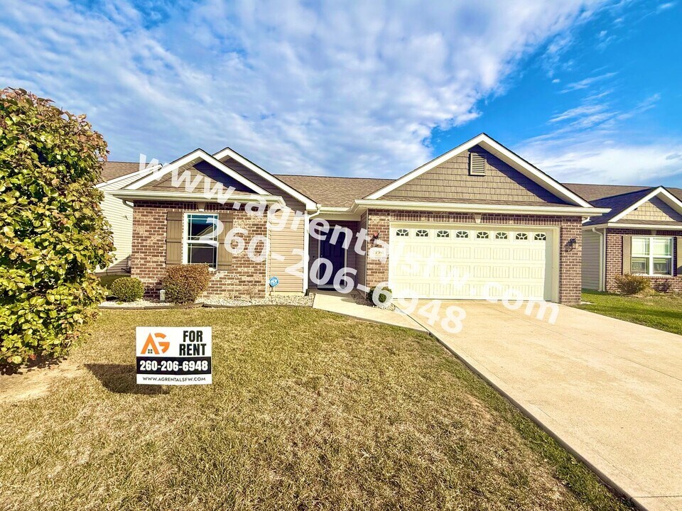 2194 Blue Spring Run in Fort Wayne, IN - Building Photo