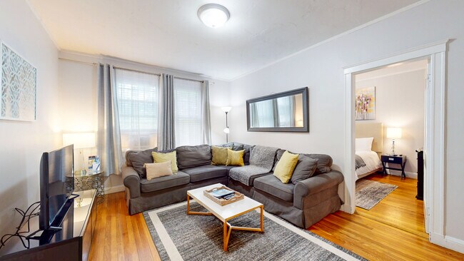 169 Kent St, Unit 3 in Brookline, MA - Building Photo - Building Photo