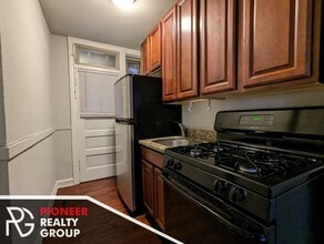 544 W Surf St, Unit 2 in Chicago, IL - Building Photo - Building Photo