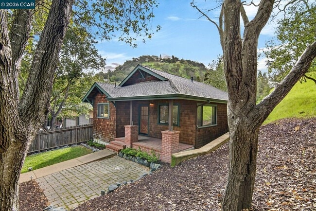 property at 261 Castle Hill Ranch Rd