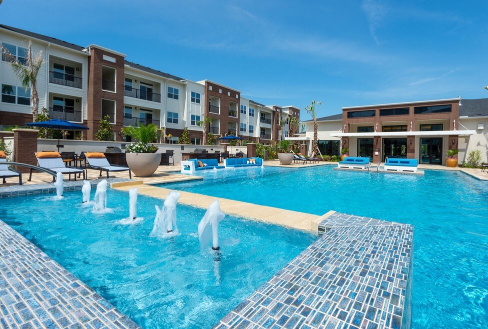 Attiva Pearland 55+ Active Living Apartments Pearland, TX Apartments