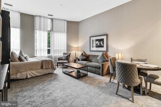 8220 Crestwood Heights Dr in McLean, VA - Building Photo - Building Photo