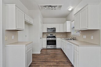 204 Mallard Cove in Hutto, TX - Building Photo - Building Photo