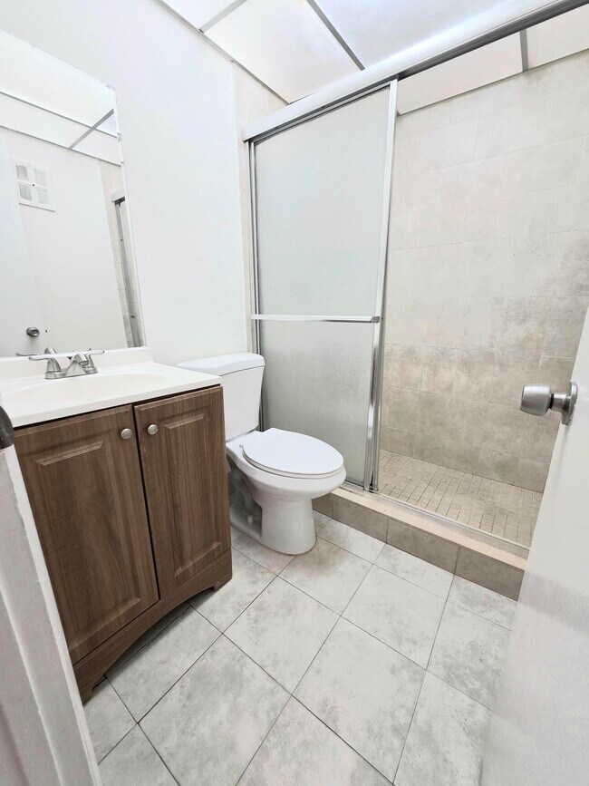 683 NW 13th St in Boca Raton, FL - Building Photo - Building Photo