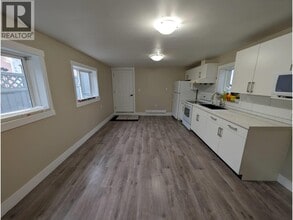 1XXX E 64th Ave in Vancouver, BC - Building Photo - Building Photo