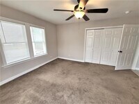 5009 N Main St photo'