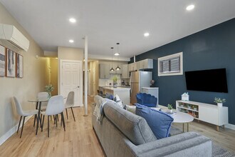 1009 Front St, Unit SI ID1366949P in Lisle, IL - Building Photo - Building Photo