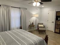 840 Threadneedle St photo'