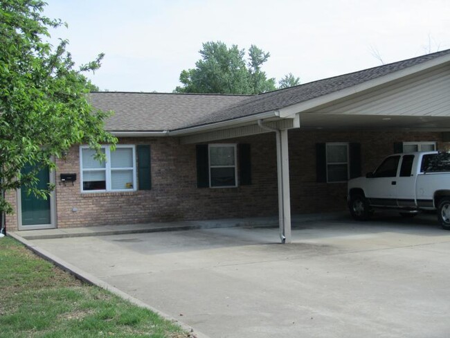 603 S Carbon St in Marion, IL - Building Photo - Building Photo