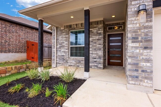 464 Leadtree Loop in Mustang Ridge, TX - Building Photo - Building Photo