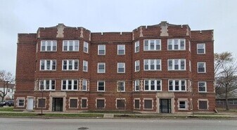 935 W Marquette Rd in Chicago, IL - Building Photo