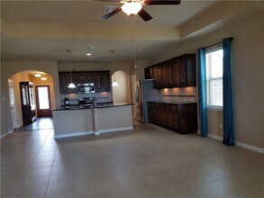 743 Easton Dr in San Marcos, TX - Building Photo - Building Photo