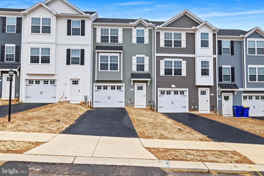 103 H St in Carlisle, PA - Building Photo