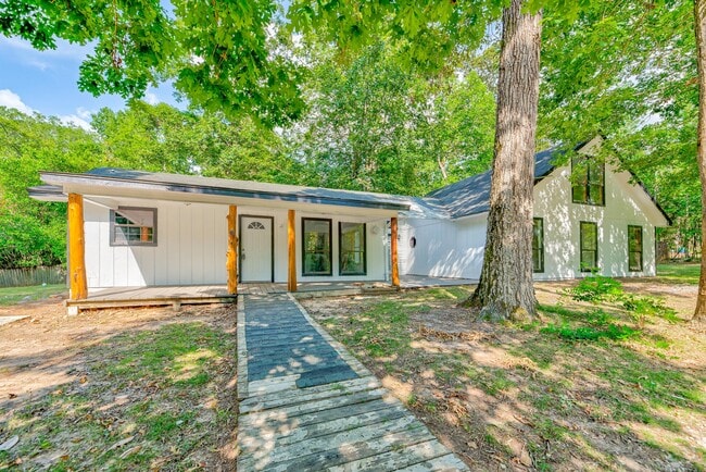 528 27th St in Woodville, TX - Building Photo - Building Photo