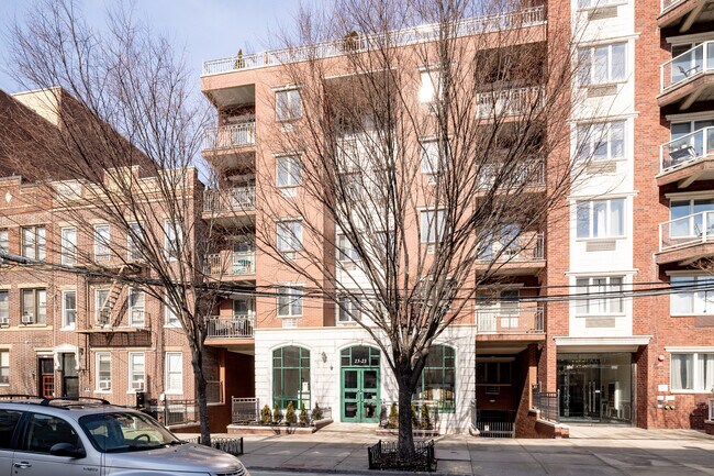 23-23 31st Ave in Astoria, NY - Foto de edificio - Building Photo