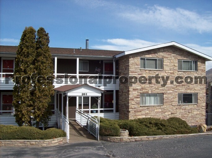 201 Whitaker Dr in Missoula, MT - Building Photo