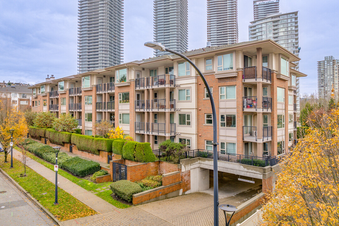 Collage in Burnaby, BC - Building Photo