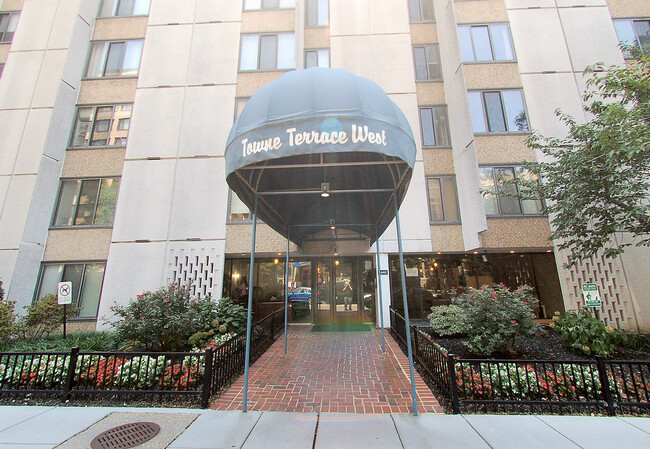 1440 N St NW, Unit #314 in Washington, DC - Building Photo - Building Photo