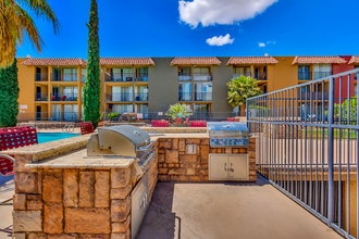 The Solana Apartments in El Paso, TX - Building Photo - Building Photo