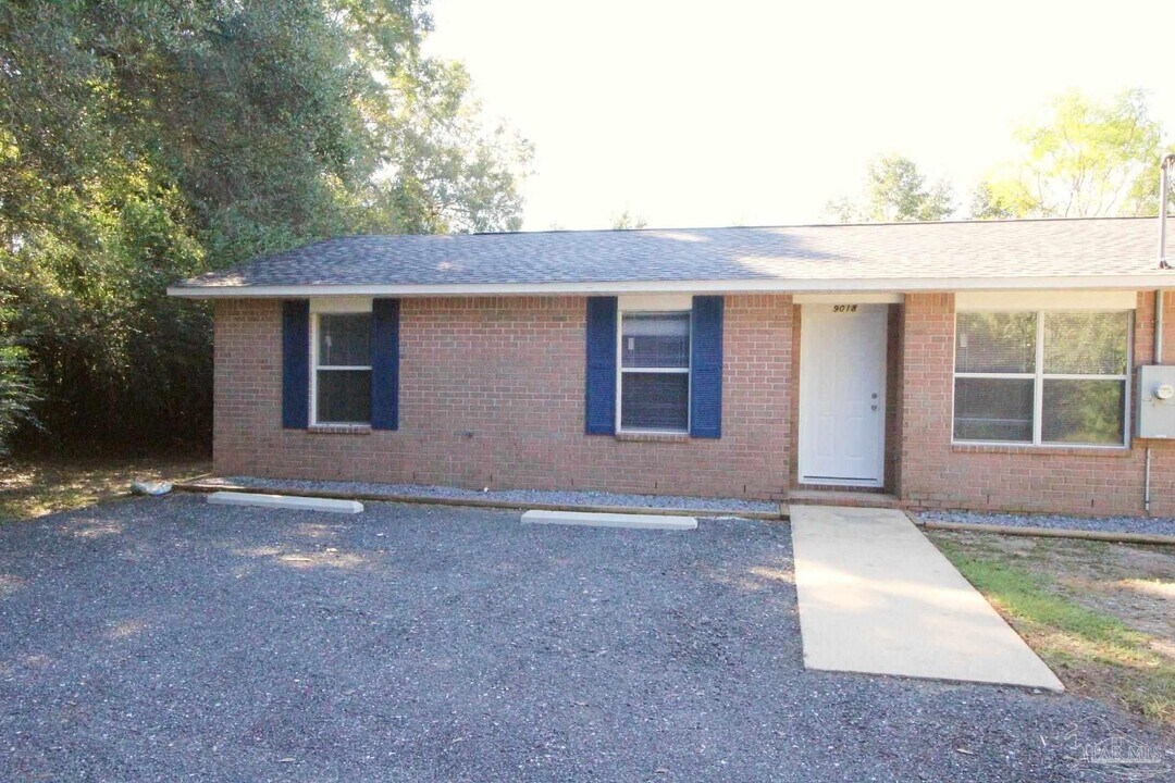 9018 Bowman Ave in Pensacola, FL - Building Photo