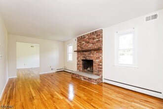 6 Jean Dr in Montville, NJ - Building Photo - Building Photo