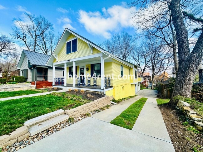 4741 Holly St in Kansas City, MO - Building Photo - Building Photo