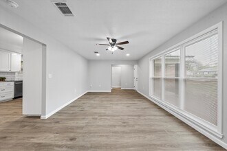 1225 Meadow Brook Rd in Waco, TX - Building Photo - Building Photo