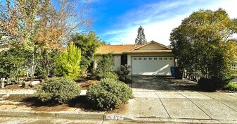 432 Cambiaso Pl in Santa Rosa, CA - Building Photo