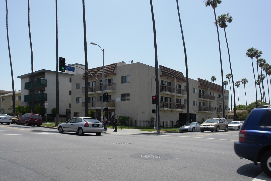 201 S Normandie Ave in Los Angeles, CA - Foto de edificio