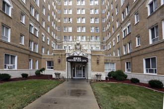 Country Club Apartments in Chicago, IL - Building Photo - Building Photo