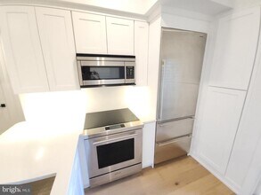 8610 Evergreen Pl in Philadelphia, PA - Building Photo - Building Photo