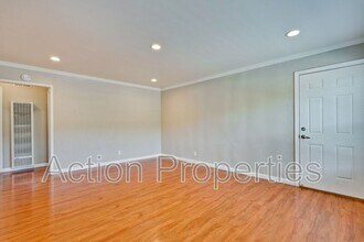 489 Rollins Rd in Burlingame, CA - Building Photo - Building Photo