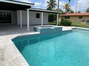8415 SW 144th St in Palmetto Bay, FL - Building Photo - Building Photo