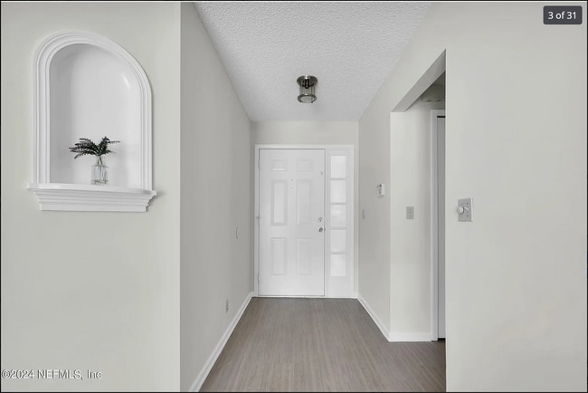 property at 13573 Lobo Ct