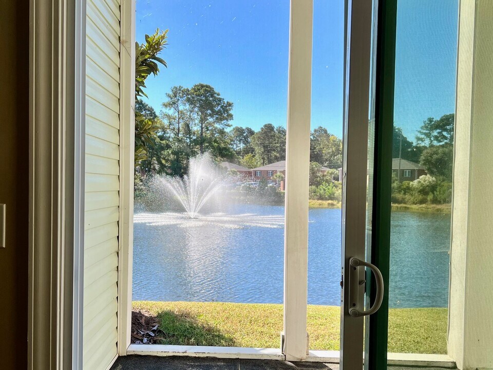 110 Fountain Pointe Ln, Unit 110 Fountain Pointe Lane in Myrtle Beach, SC - Foto de edificio