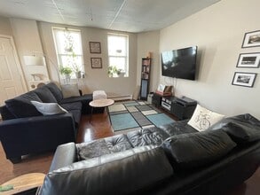 189 Princeton St, Unit #1 in Boston, MA - Foto de edificio - Building Photo