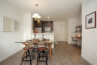 Harlow in Culver City, CA - Building Photo - Interior Photo